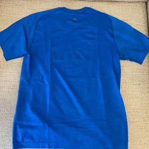 Men’s Lululemon top